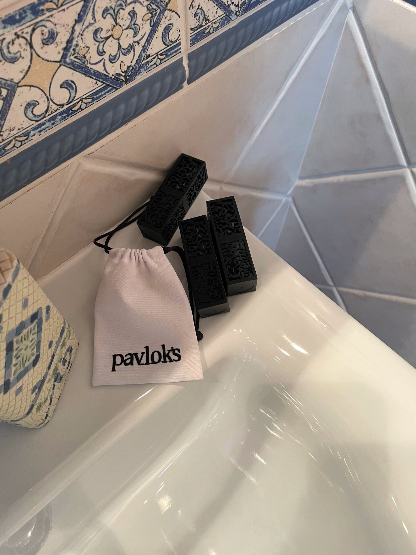 Vysoce hydratační a vyživující rtěnka